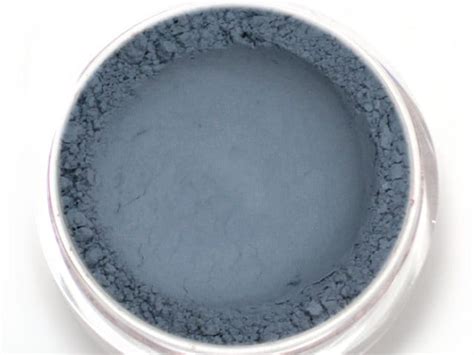 blue gray matte eyeshadow.